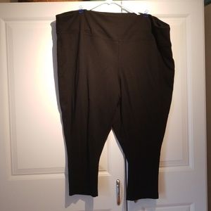 Roaman's black Control Cropped Leggings